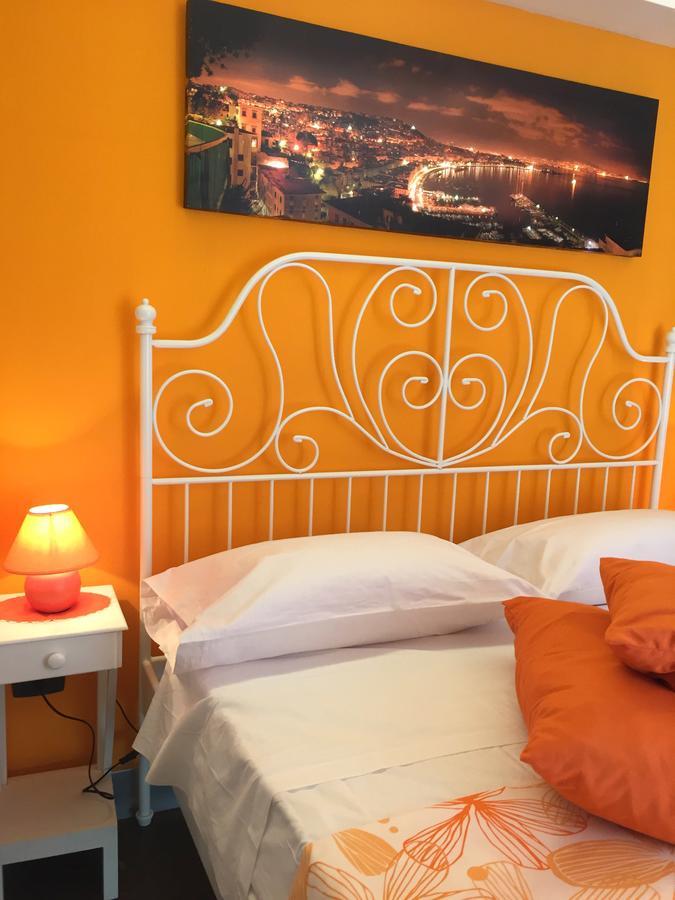 Dante & Beatrice Bed & Breakfast เนเปิลส์ ภายนอก รูปภาพ